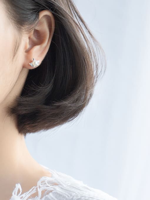 Rosh Women Temperament Leaf Shaped Artificial Pearl Stud Earrings 1