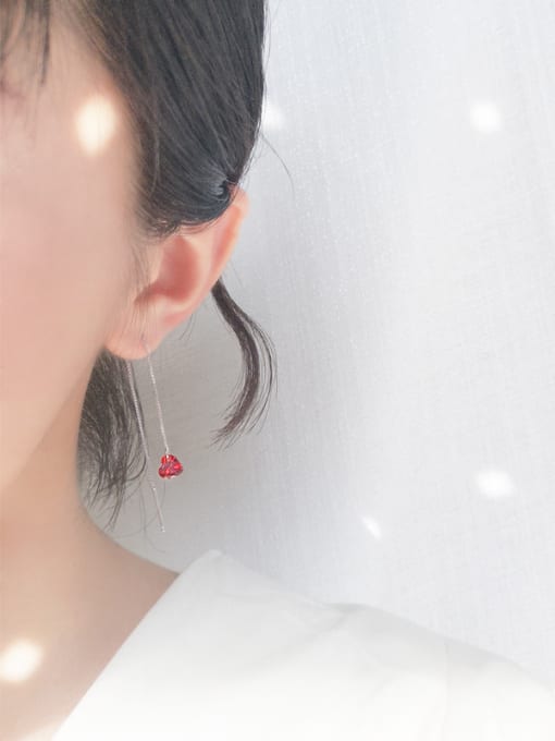 Peng Yuan Simple Heart-shaped Zircon Line Earrings 3
