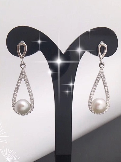 EVITA PERONI 2018 Freshwater Pearl Water Drop shaped drop earring 2