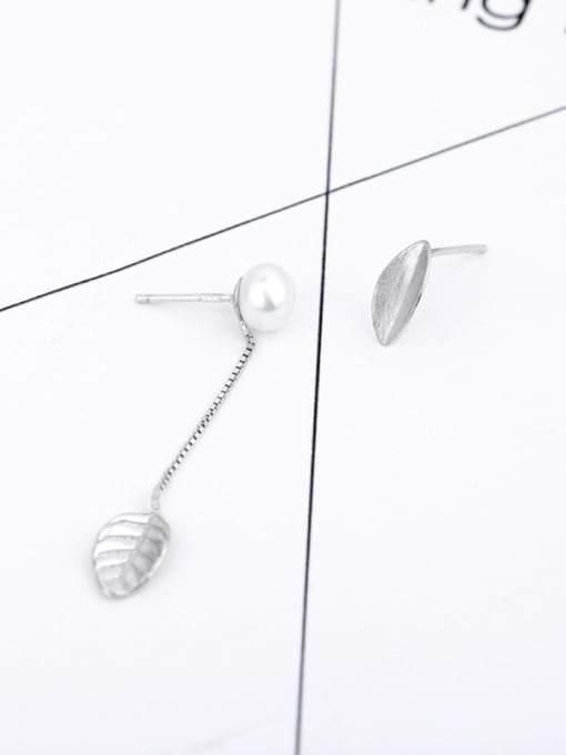 Peng Yuan Asymmetrical Freshwater Pearl Leaves Earrings 2
