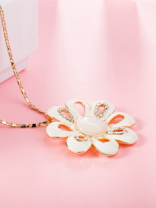 18K Gold Temperament Flower Shaped Opal Enamel Necklace