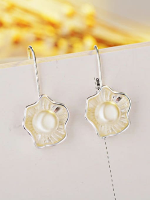 AI Fei Er Elegant White Imitation Pearl Flower Copper Earrings 2