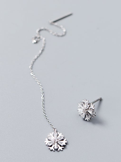 white Elegant Snowflake Shaped Rhinestone Asymmetric Earrings