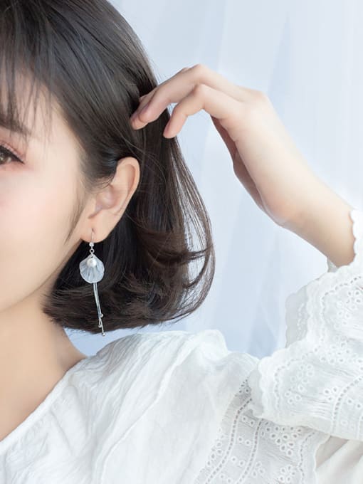 Rosh Elegant Shell Shaped Artificial Pearl Tassel Drop Earrings 1