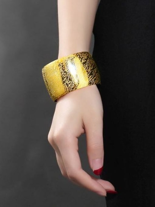 CONG Delicate Gold Plated High Polished Geometric Shaped Titanium Bangle 1