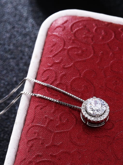 white Luxury 925 Silver Round Shaped Zircon Necklace