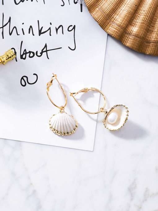 A Pearl Shell Alloy With Gold Plated Cute Shell Earrings