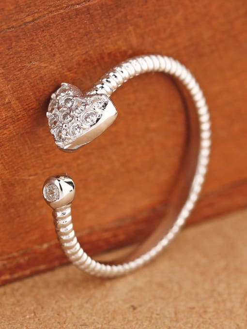 Peng Yuan Heart-shaped Twisted Opening Midi Ring 1