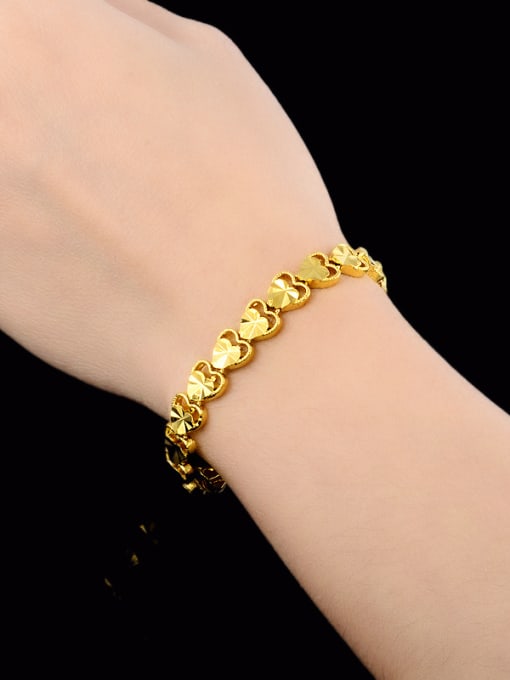 Yi Heng Da Temperament Heart Shaped 24K Gold Plated Copper Bracelet 1