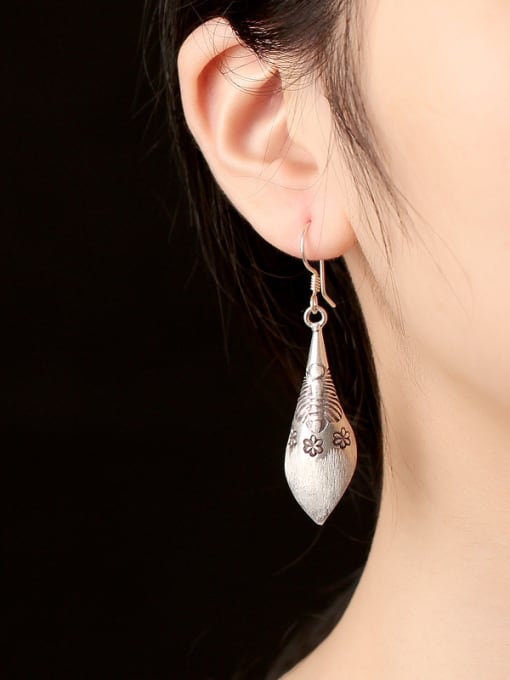 Peng Yuan Personalized Leaf Silver Handmade hook earring 1