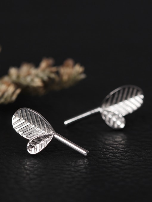 silver plated Small Lovely Leave-shape stud Earring