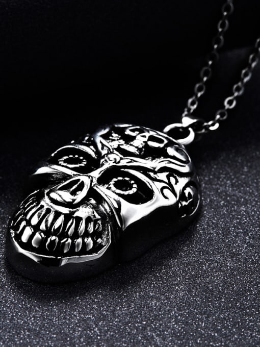 Ronaldo Personality Skull Shaped Stainless Steel Necklace 2
