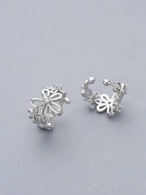 One Silver Women Trendy Flower Shaped Stud Earrings 0