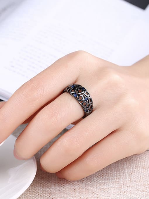 OUXI Retro style Hollow Zircon Ring 1