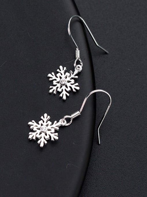 Rosh 925 Sterling Silver With Platinum Plated Fashion snowflake Hook Earrings