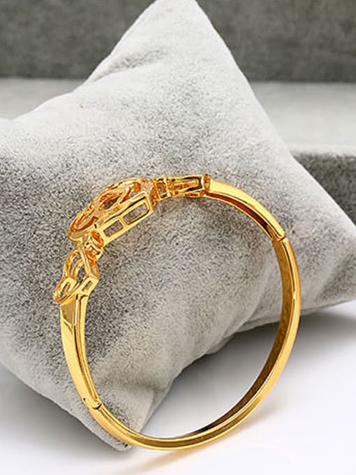XP Copper Alloy 24K Gold Plated Classical Heart-shaped Hollow Bangle 2