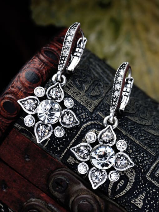 KM Exquisite Flower Rhinestones Alloy Drop Cluster earring 2