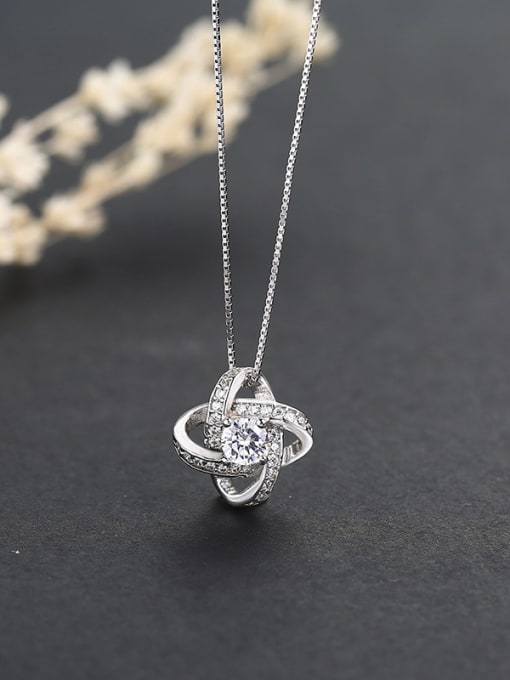 One Silver Exquisite Shiny Cubic Zirconias Flowery 925 Silver Pendant