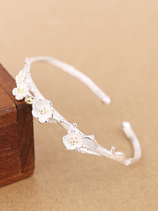 Peng Yuan Elegant Flowery Opening Bangle 2