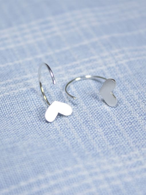 Peng Yuan Simple Tiny Heart shaped Stud Earrings 1