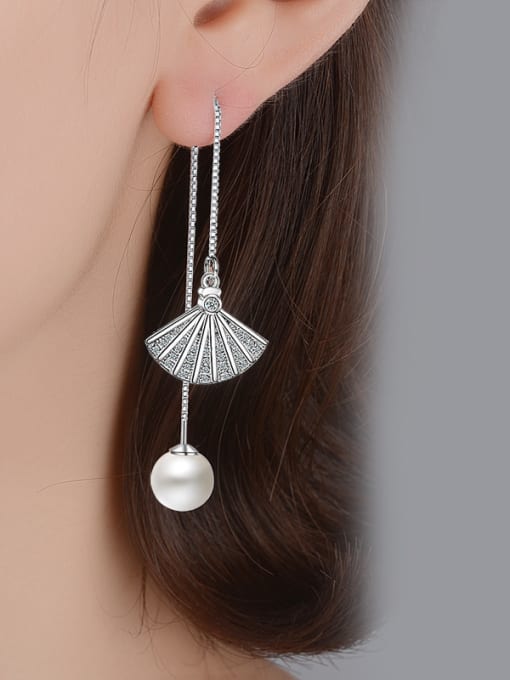 AI Fei Er Shiny Fan shaped Imitation Pearl Line Earrings 1