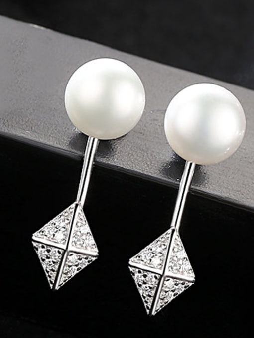 White Pure silver zircon 7-7.5mm Natural Freshwater Pearl Stud Earrings