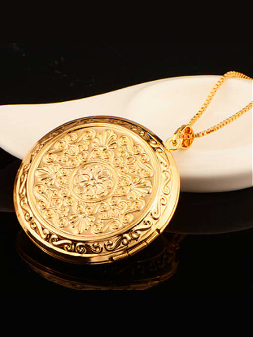 Days Lone Classical Flowery Round Box Necklace 0