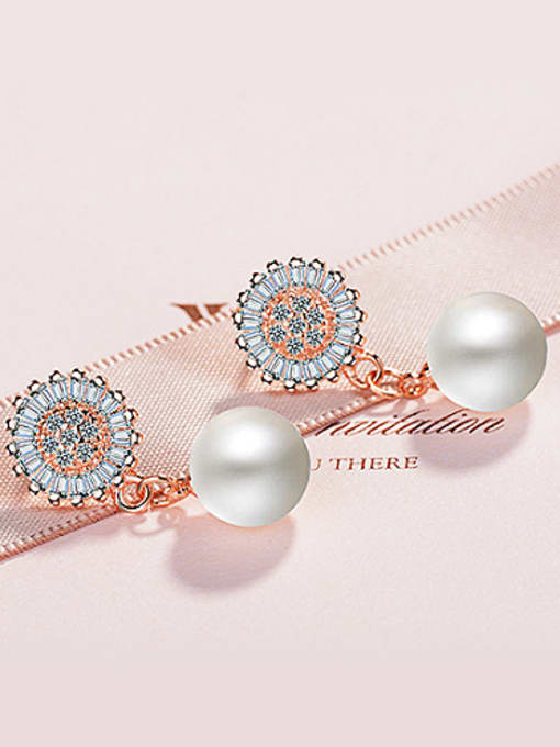 AI Fei Er Fashion Shiny Zirconias-covered Flower Imitation Pearl Stud Earrings 2