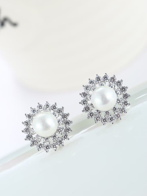 Wei Jia Elegant Artificial Pearl Zirconias Flowery Stud Earrings 2