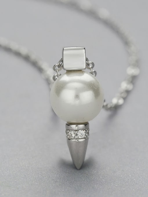One Silver Fashion Pearl Necklace 2