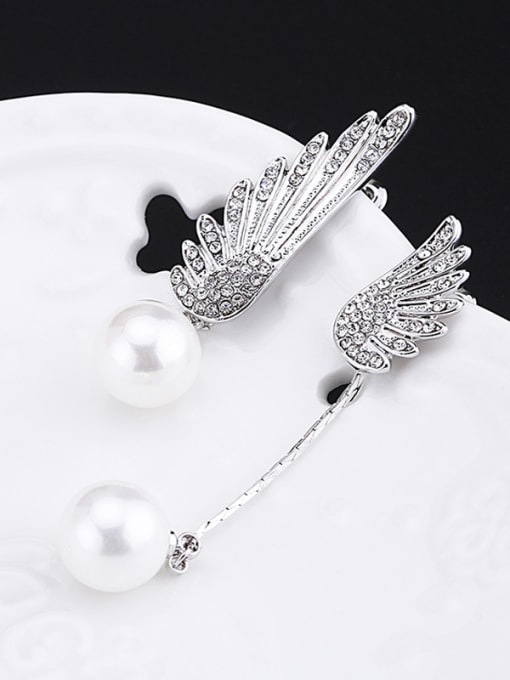 OUXI Asymmetrical Artificial Pearl Rhinestones Wings Earrings 1