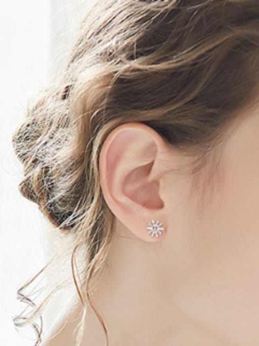 CEIDAI Simple Cubic Zirconias-studded Snowflake 925 Silver Stud Earrings 1