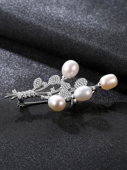 White Sterling Silver zircon natural freshwater pearl  brooch