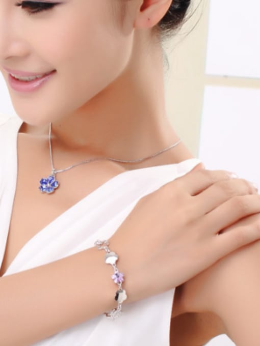 OUXI 18K White Gold Flower Shape Crystal Bracelet 2