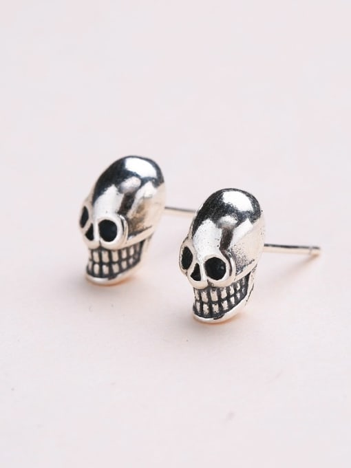 One Silver Retro Style Silver Skull Shaped stud Earring 0