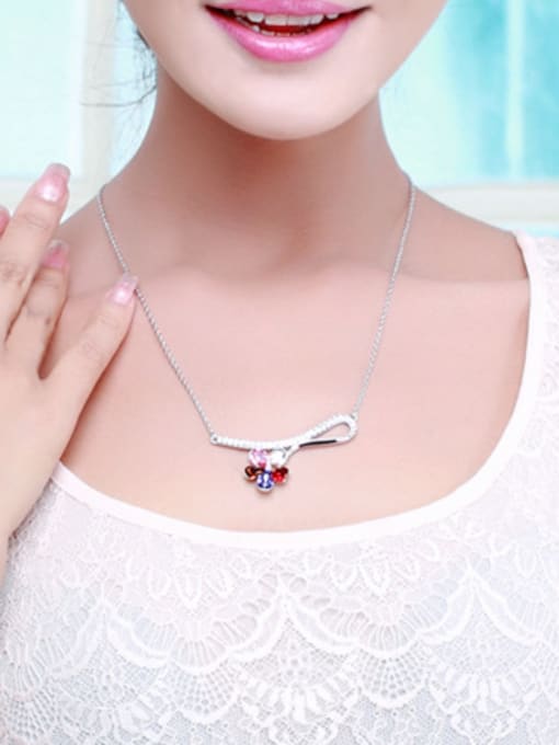 OUXI Fashion Flower Austria Crystal Rhinestones Necklace 1