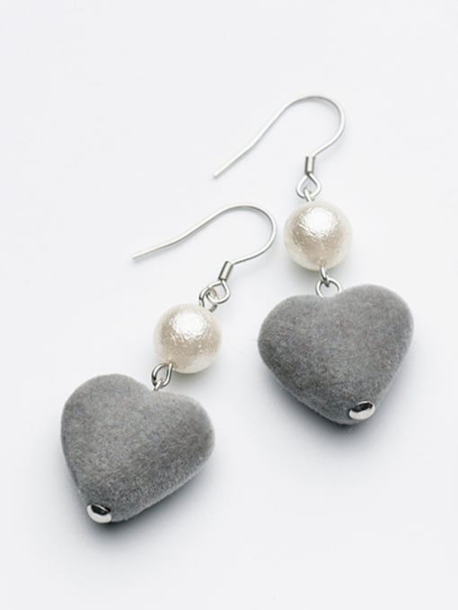 Gray Temperament Heart Shaped Pearl S925 Silver Drop Earrings