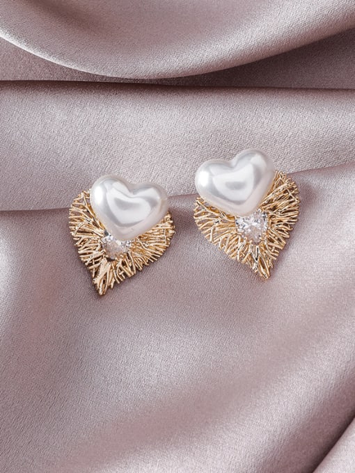 Main plan section Alloy With Gold Plated Simplistic Heart Stud Earrings