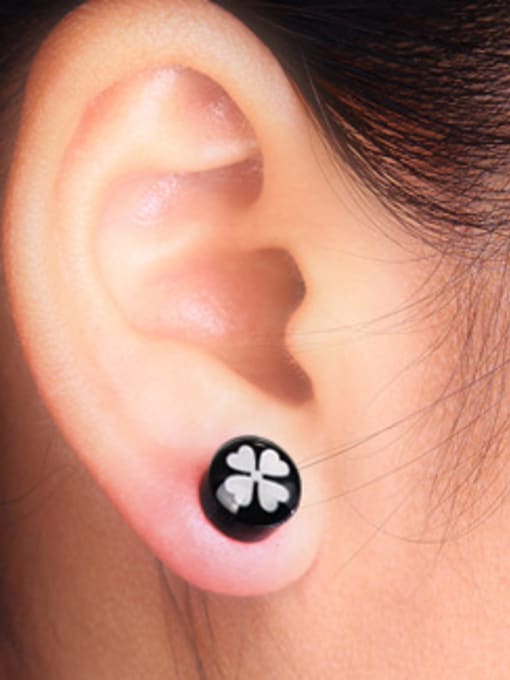 Clover Stainless Steel With Black Gun Plated Personality Round Stud Earrings
