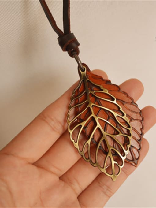 Dandelion Couples Leaf Shaped Cownhide Leather Necklace 2