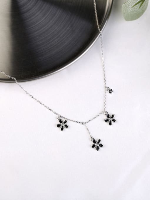 Peng Yuan Fashion Black Flowers Silver Necklace