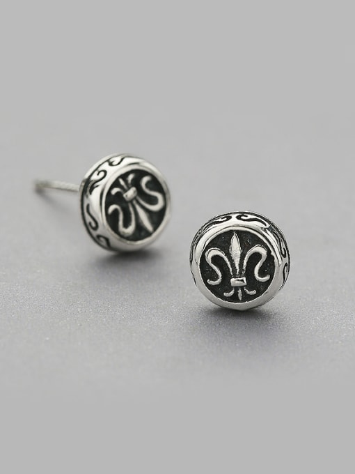 One Silver Unisex Retro Style 925 Silver stud Earring