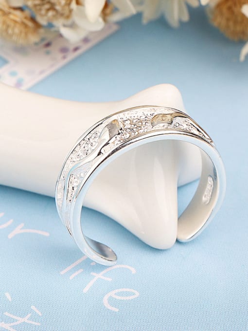 kwan Tiny Leaf Pattern Silver Opening Ring 2