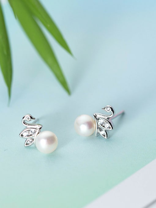 Rosh Exquisite Swan Shaped Artificial Pearl Silver Stud Earrings 0