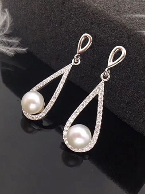 EVITA PERONI 2018 Freshwater Pearl Water Drop shaped drop earring 0