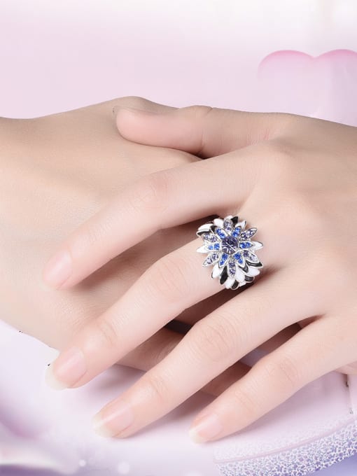 Ronaldo Personality Platinum Plated Zircon Flower Shaped Ring 1