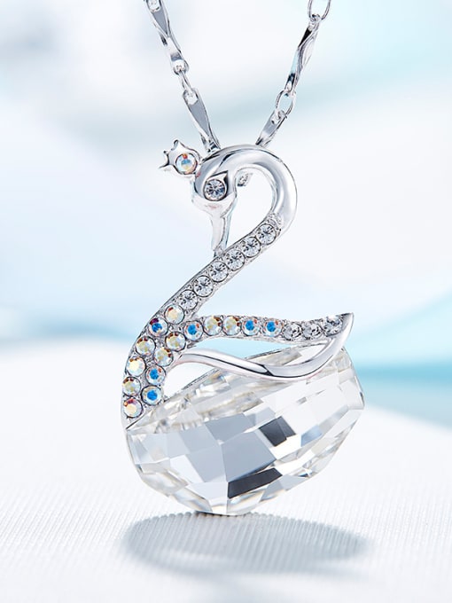 White austrian Crystals Swan-shaped Necklace
