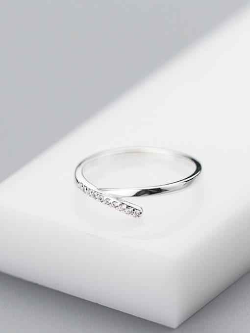Rosh Exquisite Geometric Shaped Rhinestone S925 Silver Ring