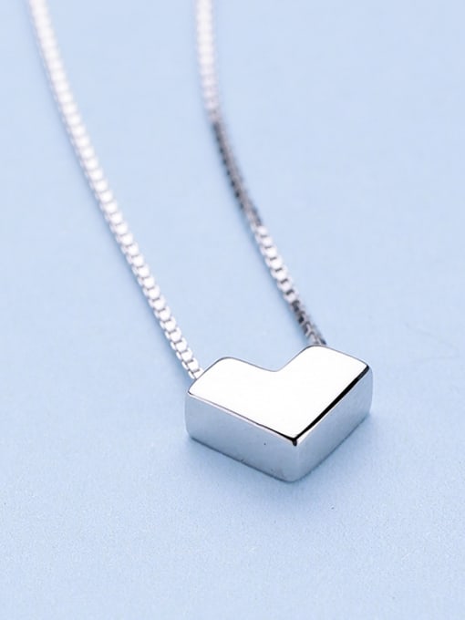 White 2018 Heart-shaped Necklace