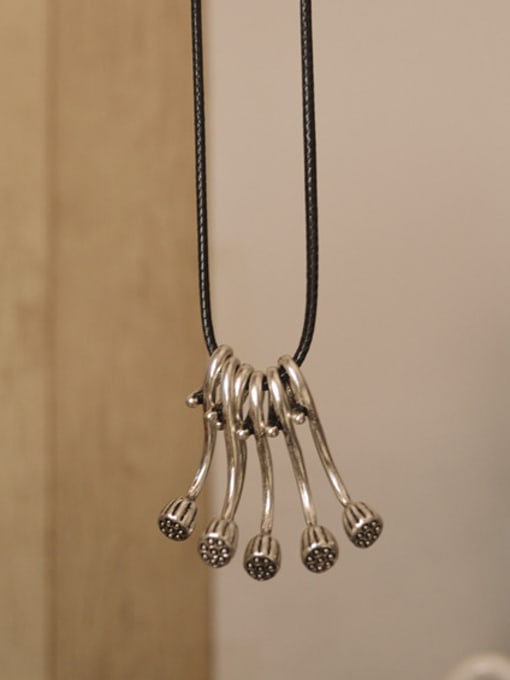 Dandelion Women Vintage Showerhead Shaped Necklace 0